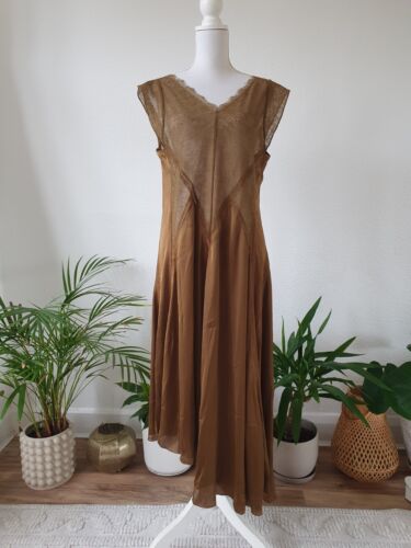 H&M studio collection satin dress Size 12 - Afbeelding 1 van 4