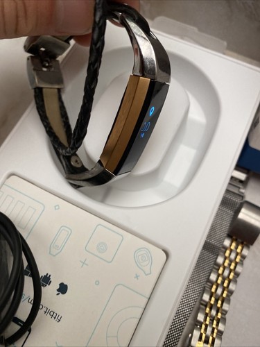 Fit Bit Alta HR Special Edtn Gold New Showroom Mdl In Box +TONS of Bands & Cord - Picture 11 of 18