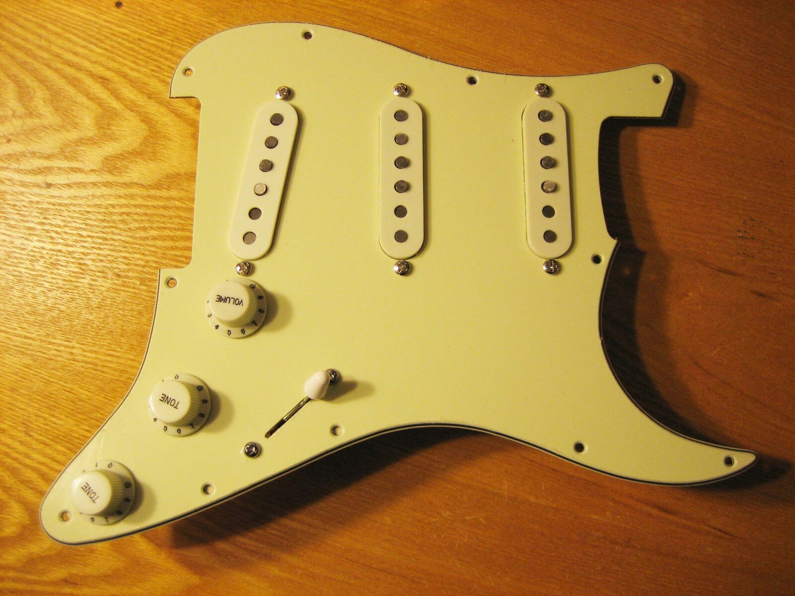 Lindy Fralin Loaded Strat Pickguard Blaus Special 62 Hole Pattern Mint Grün Lindy Fralin Loaded Strat Pickguard Blaus Special 62 Hole Pattern Mint Grün