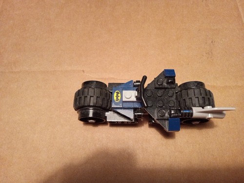 LEGO Batman Motorcycle - Picture 3 of 7