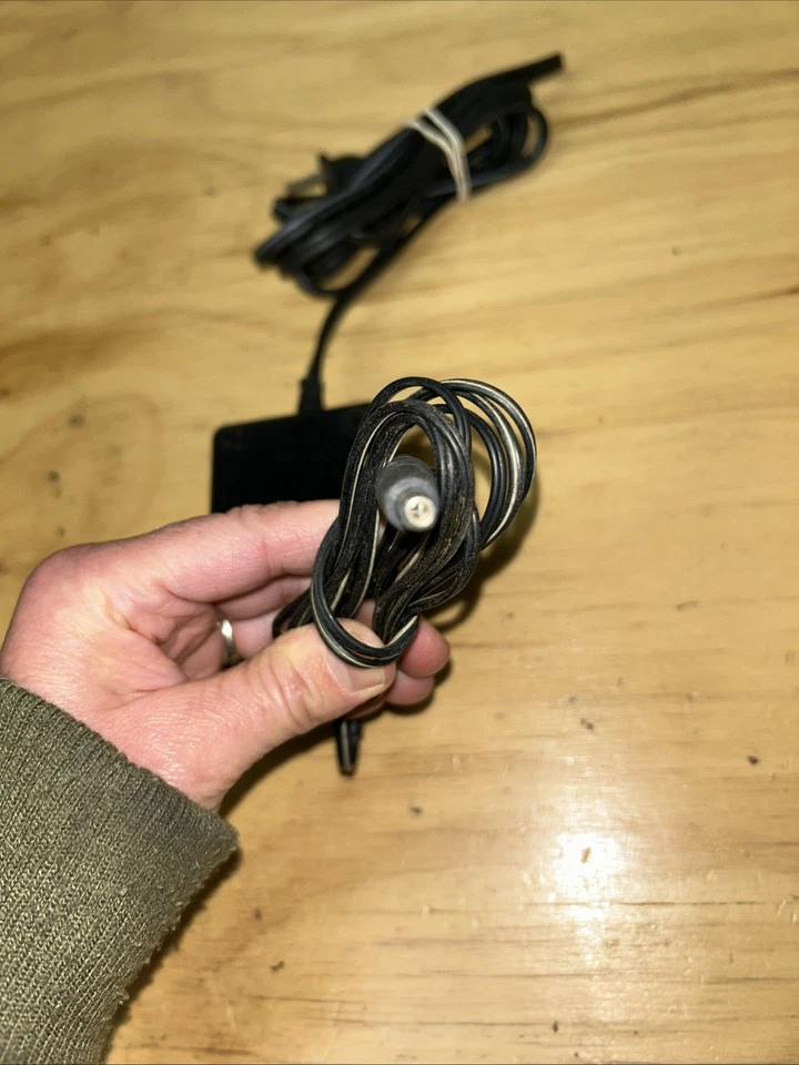 TASCAM PS-P1 AC ADAPTOR - Input: AC120V 60Hz, 15W. Output: DC 15V, 400mA TEAC  - Image 4 of 4