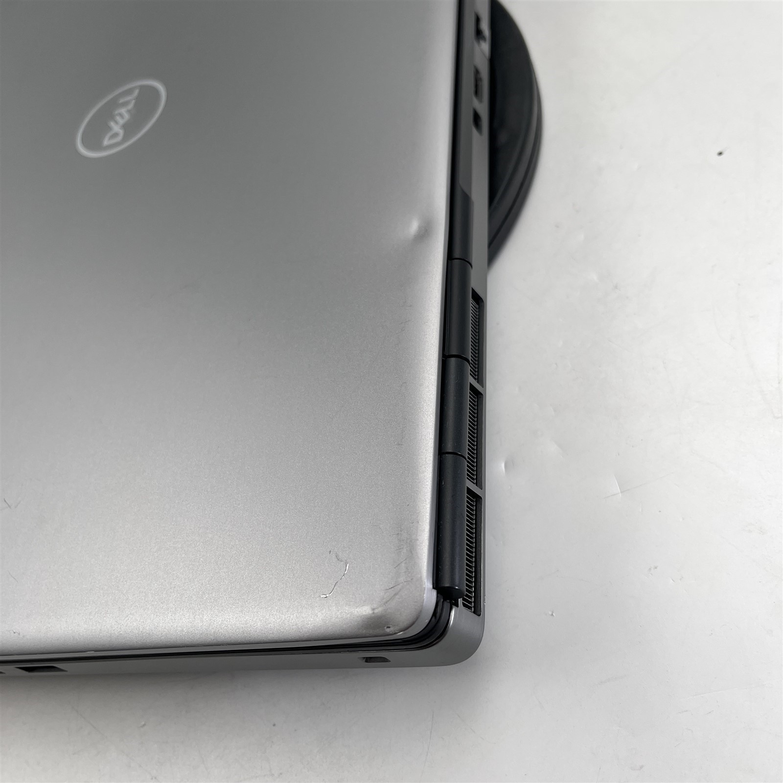 Dell Precision 7760 i7-11850H 2.50GHz/64GB RAM/1TB NVMe*Dents