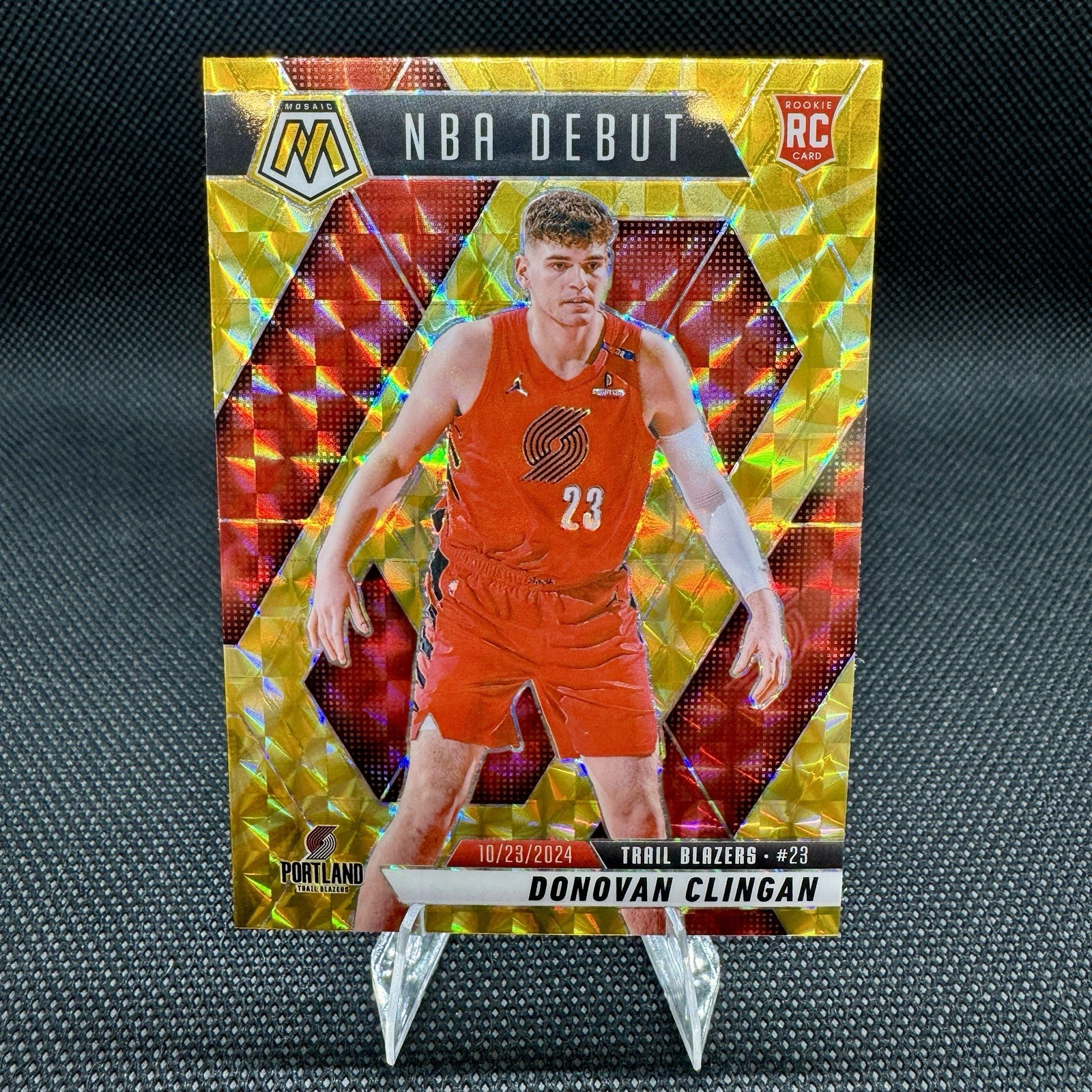 2024 Panini Mosaic - Donovan Clingan #261 NBA DEBUT Reactive Yellow Prizm (RC)