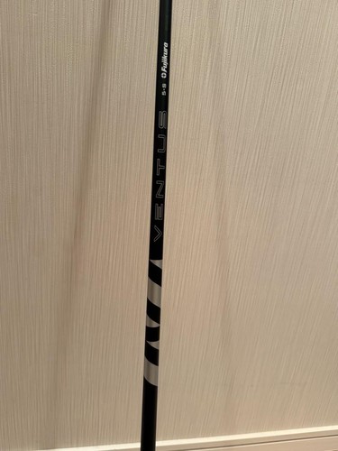 24 ejes de driver Ventus negros 5S con funda Titleist, excelente estado - Imagen 2 de 6