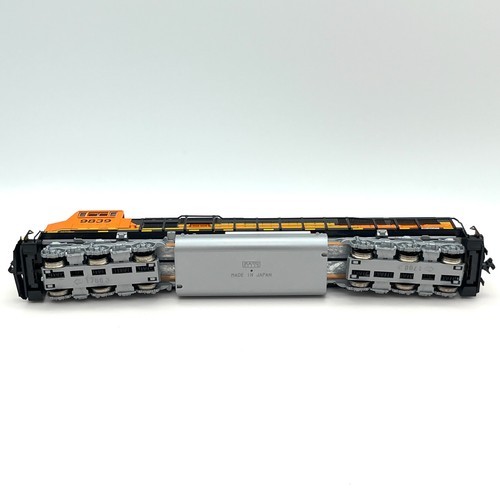Kato 176-6309 BNSF EMD SD70MAC Diesel Locomotive 9839 N Scale - Picture 8 of 12