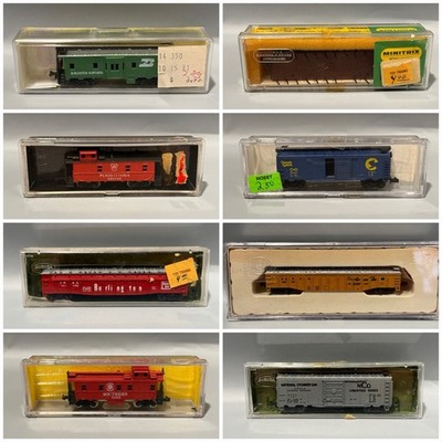 LOT OF 8 N SCALE MODEL TRAIN CARS FREIGHT CABOOSE BOXCARS MIXED BRANDS CASES