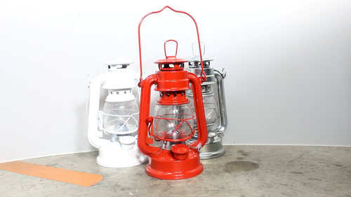 Q=4 Kerosene Oil Lantern - Emergency Hanging Camping Light - Red Small Size - Video 1 von 1