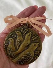 BRONZE CHRISTMAS ORNAMENT MATTHEWS INTERNATIONAL CORP. 1990 "FOUR CALLING BIRDS"