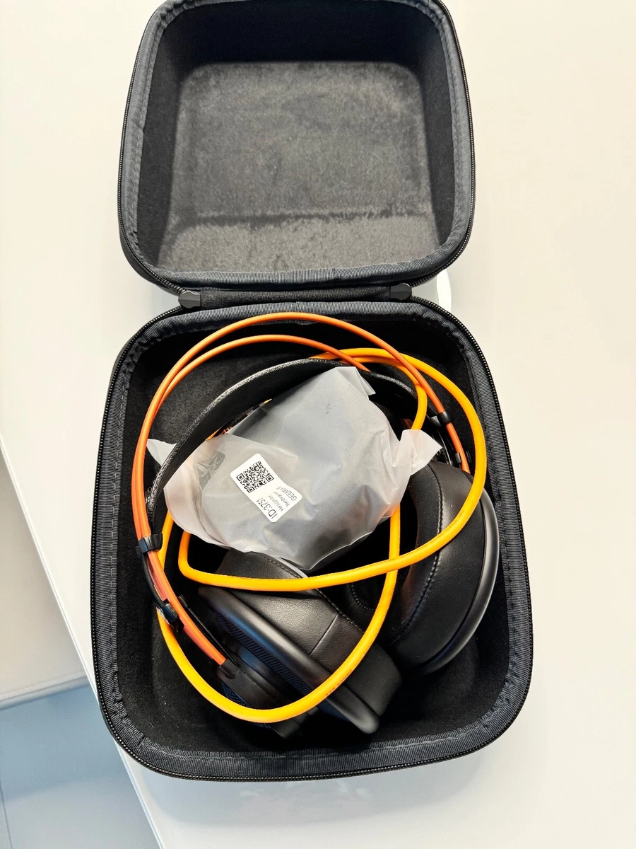 AKG K712 Studio Headphones barely used in a personal home studio