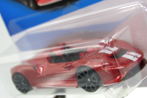 HOT WHEELS 2023 TARGET RED EDITION SERIES McLAREN ELVA - Picture 3 of 3