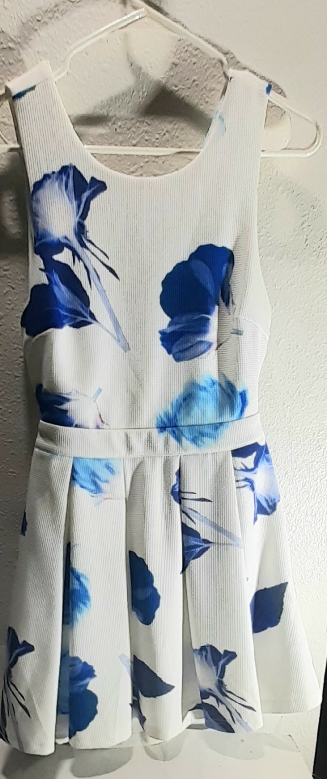 Lulus Day + Foliage White Blue Floral Open Back Dress… Gem