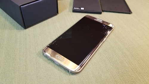 Samsung Galaxy S7 Edge 32 GB Gold Tone Cell Phone Cracked Screen - Picture 8 of 12