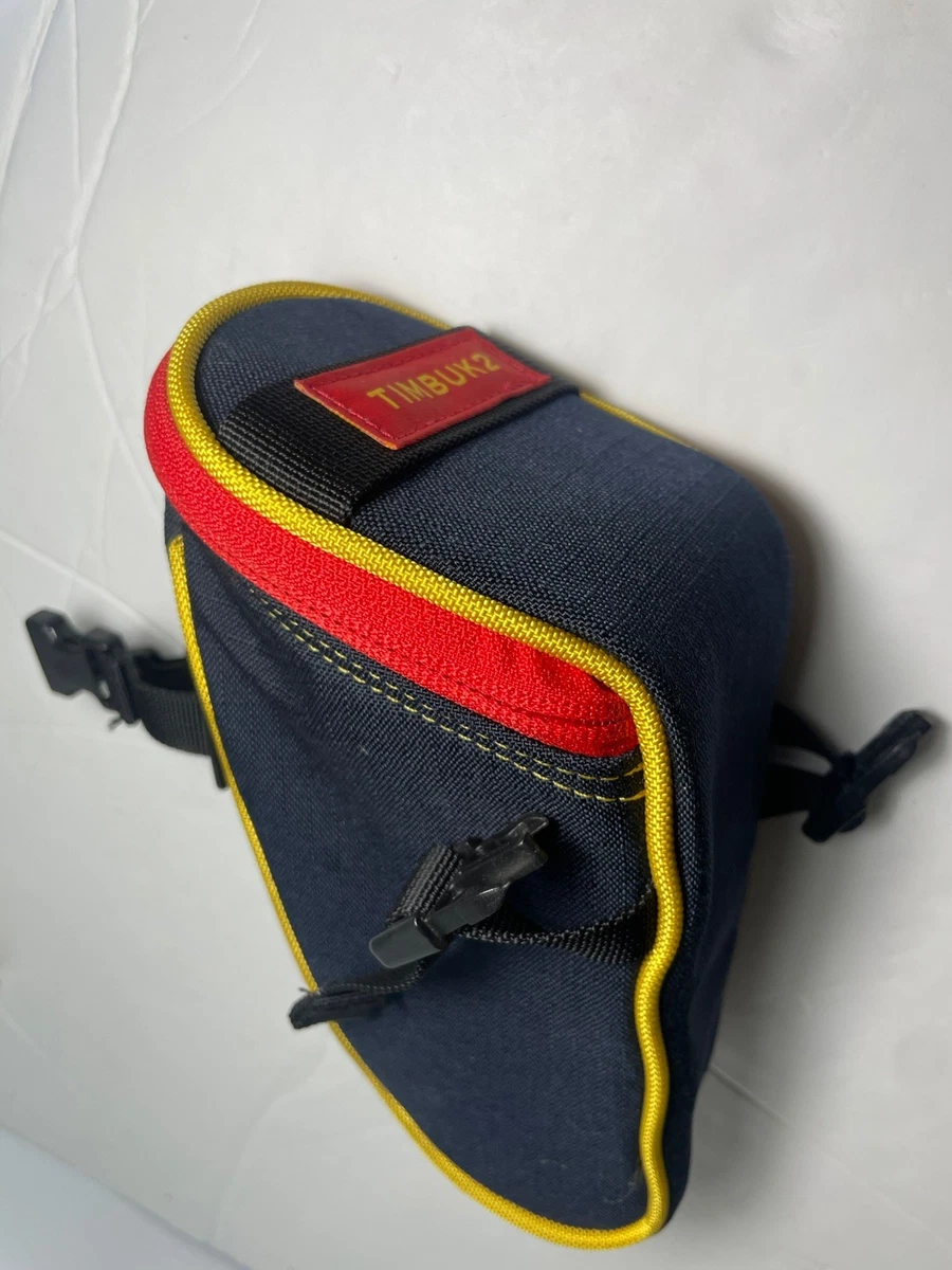 timbuk2 saddle bag magnetic Sonoma Incycle Bicycles It securely attaches to any bike pannier rack with its hook Timbuk2 Tandem Pannier Bag (Black
