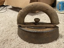 Vintage A.C. WILLIAMS Co. SAD IRON - 3 - RAVENNA OHIO Handle Does Not Hold