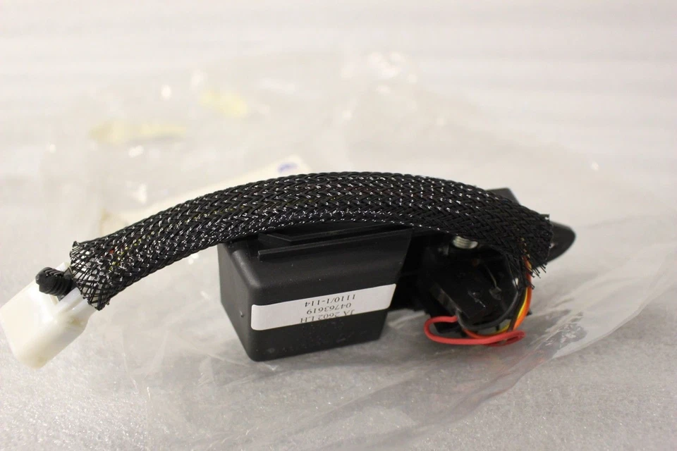 4763619 NEW OEM 1992-1998 DODGE VIPER LEFT INSIDE DOOR HANDLE RT/10 GTS - Image 2 of 2