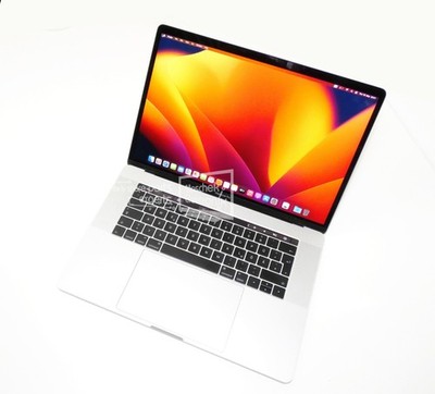 Apple MacBook Pro A1707 15,4'' i7-7700HQ 2,8GHz 16GB RAM 256GB SSD silber Ventura