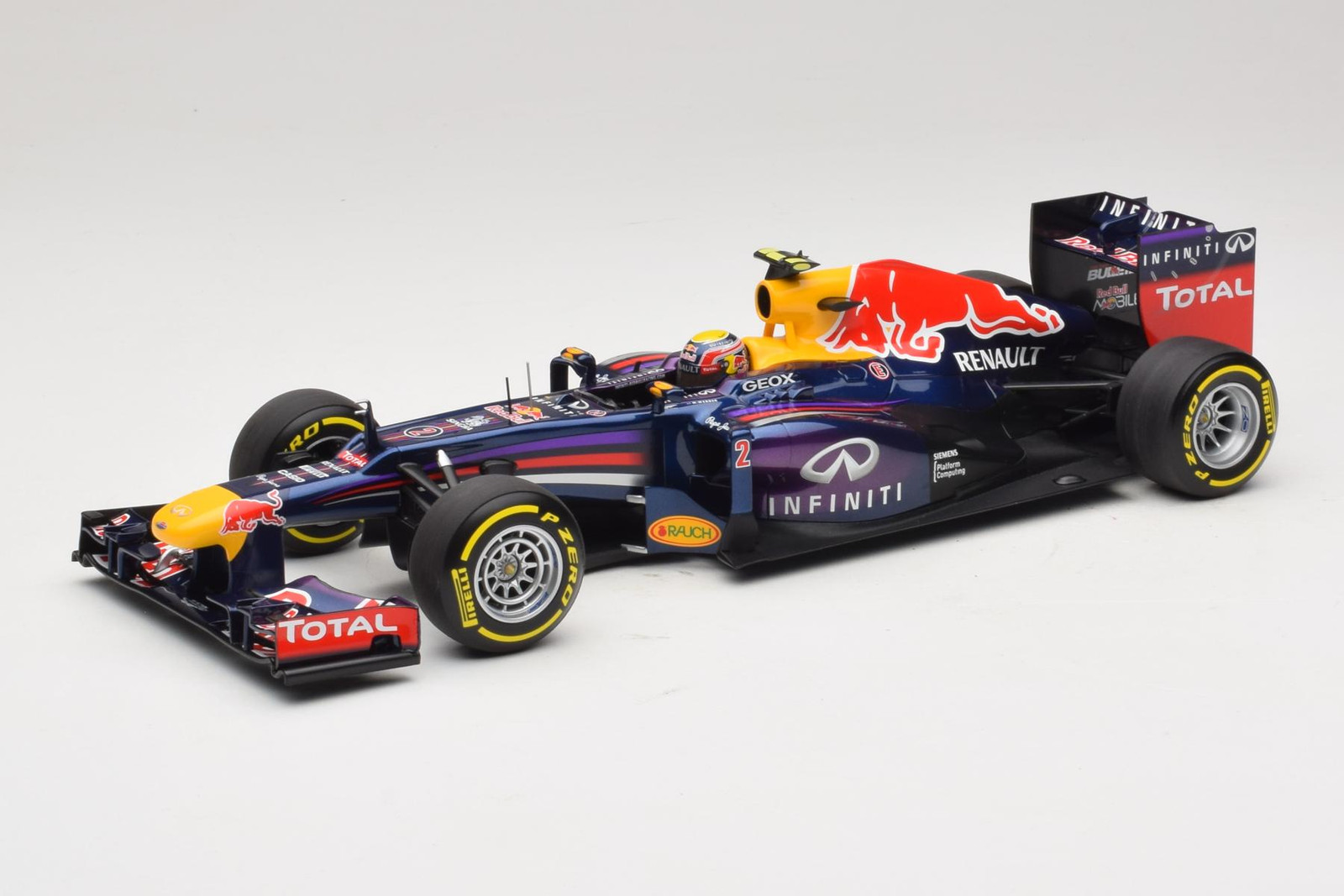 110130072 Red Bull RB9 Renault n2 M. Webber Infiniti Red Bull Racing Showcar 201