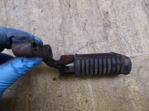 1982 Suzuki GS450L GS450 L S773-1) left right front foot pegs set - Picture 3 of 12