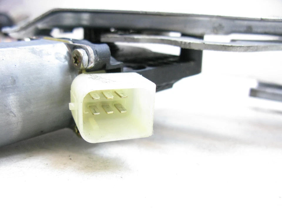 MERCEDES CLK55 CLK320 CLK430 W208 REGULADOR VENTANA MOTOR PASAJERO DELANTERO OEM  Foto 3 de 4