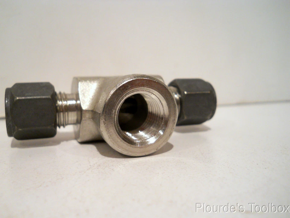 New Parker 1/4" FNPT x 1/4" Tube CPI Compression Female Branch Tee 4-4-4 OBZ-SS - Image 2 of 4