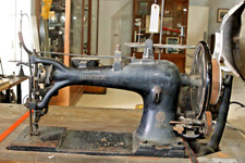 Singer 7-31 Heavy Duty Industrial Sewing Machine, Table, Motor