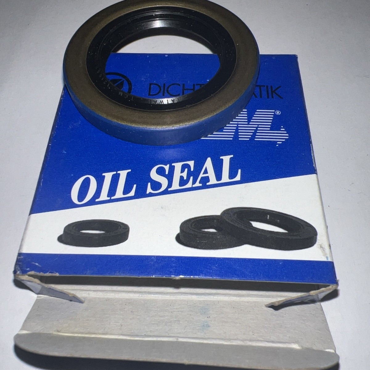 ディスタンクシオンⅠ＆Ⅱ TCM DICHTOMATIK 121982TB-H-BX NBR CARBON STEEL OIL SEAL