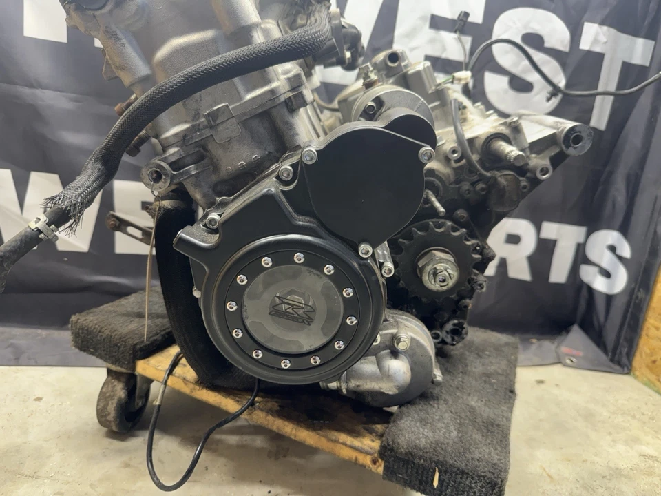 06 07 Suzuki GSXR 600 Motor VÁLVULA DE CABEZA LEVA FUNCIONA BIEN Foto 3 de 4