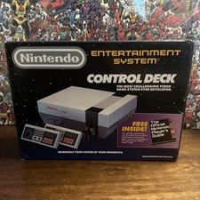 Nintendo NES Control Deck Console W Player’s Guide Bundle - Complete - Authentic
