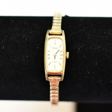 Pulsar Women’s Watch V220-5000 Gold Tone Quartz Rectangular Case Not Working