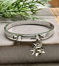 New Festive Christmas Bow Silver Tone Hinged Bangle Bracelet - Size Small (7”)