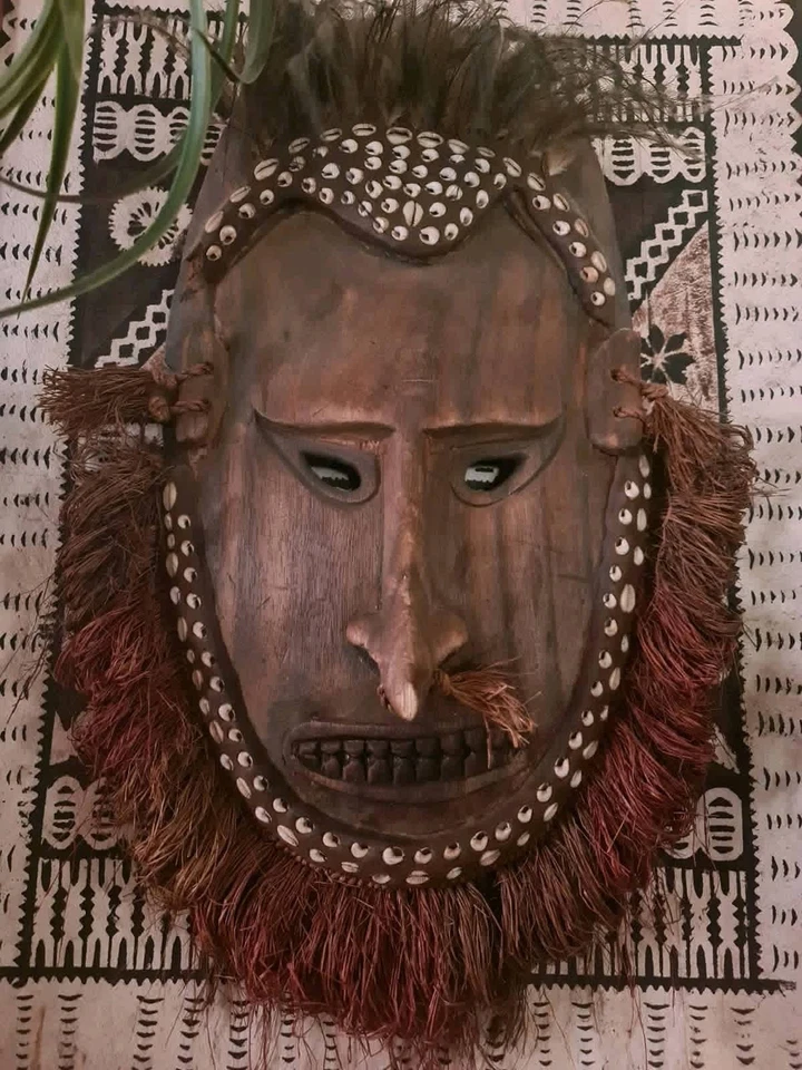 Vintage Papua New Guinea Tribal Mask - image 2 of 4