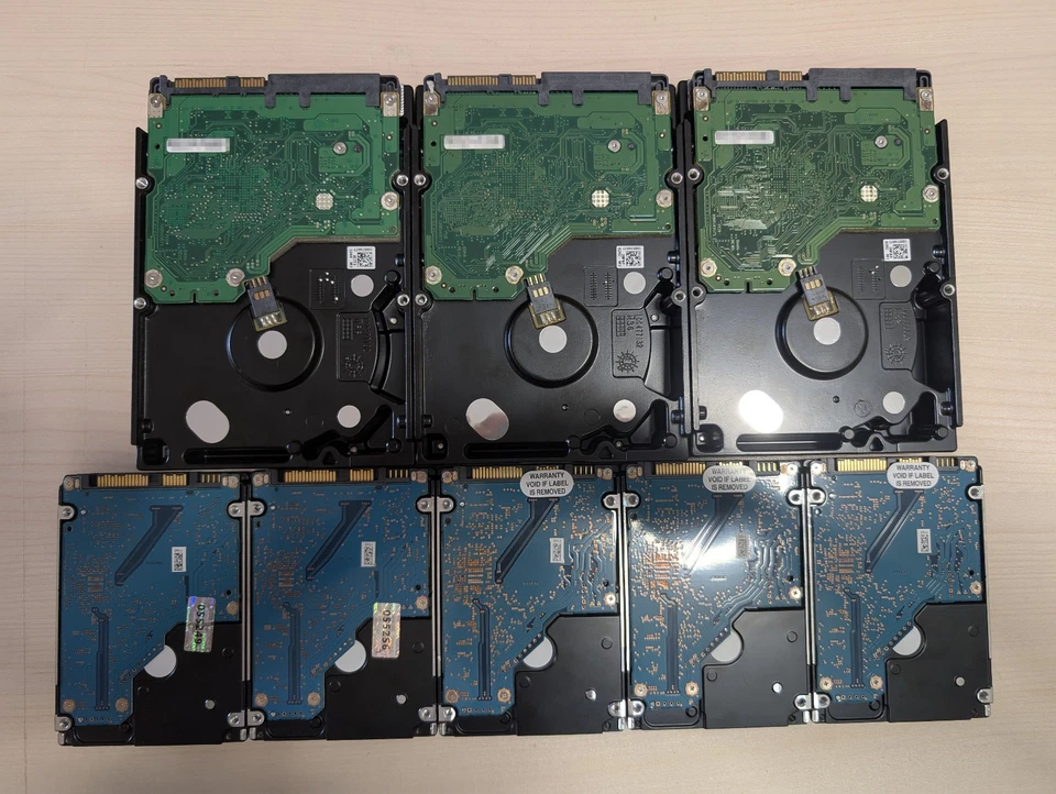 Lotto 8x HDD SAS 600GB 15K – ST3600057SS / AL13SXL600N / AL13SXB60EN - Immagine 2 di 4