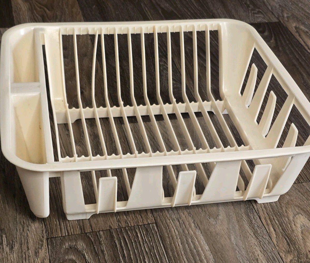 Vintage Rubbermaid Dish Rack Drainer – Beige Plastic Kitchen Sink