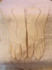 VTG Ladies White Beaded Gloves