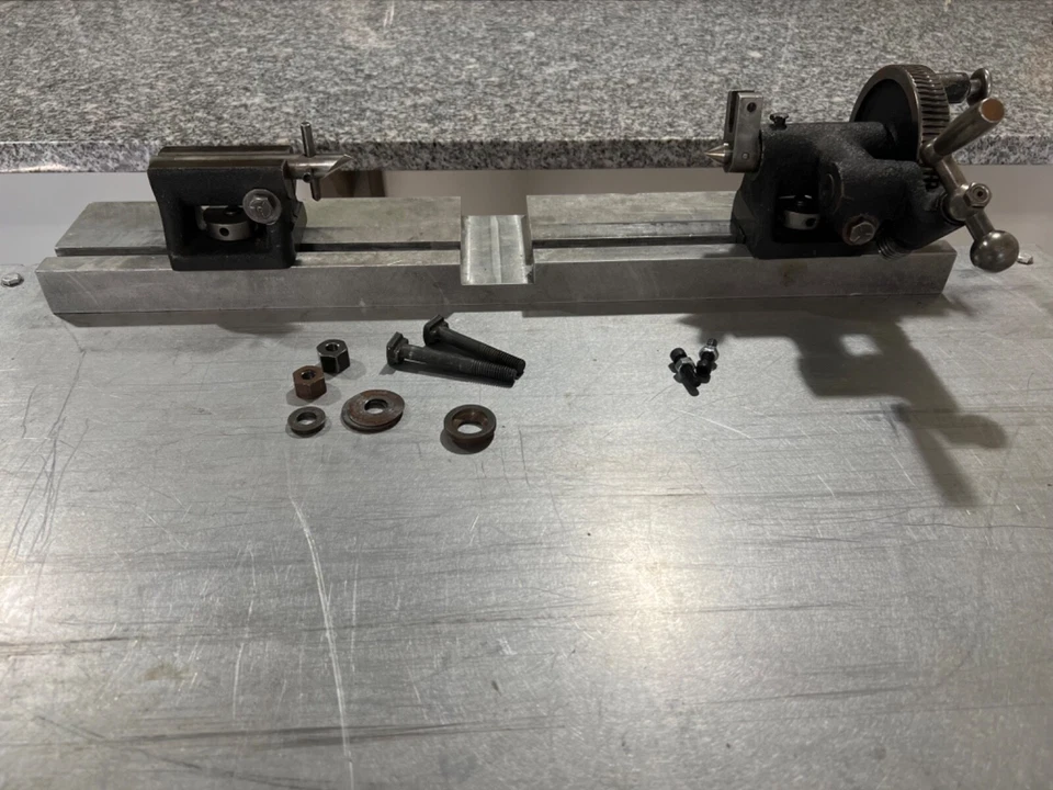 Cabezal de indexación divisorio rotativo Brown & Sharpe 6813 y contrapunto, raro Foto 2 de 4