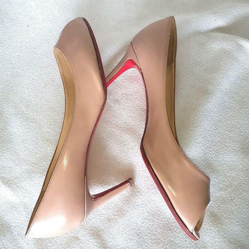 Christian Louboutin beige open toe patent leather Heel EU 38 Used - Picture 6 of 7