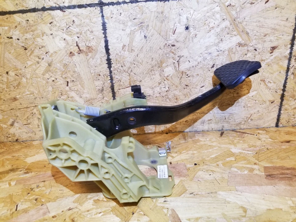 04 05 06 07 BMW 530xi E60 PEDAL FRENO OEM Foto 2 de 4