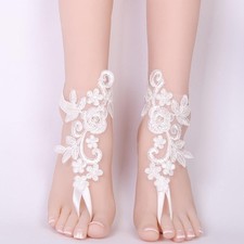 Mädchen-Bestimmungsort, der barfuß Sandalen, Spitze-Fußkettchen Wedding ist,