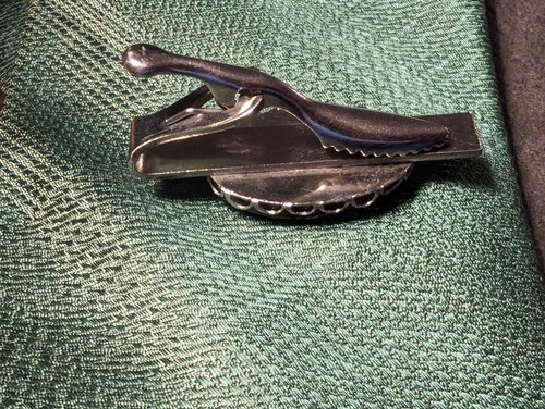 Vintage Resin Oval Tie Scarf Clip Silver Tone Tiger Eye Colored Lines Short - Picture 6 of 10