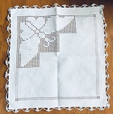 Centrotavola centrino bianco taglio lavoro farfalla bordo capesante quadrato 20'' x20'