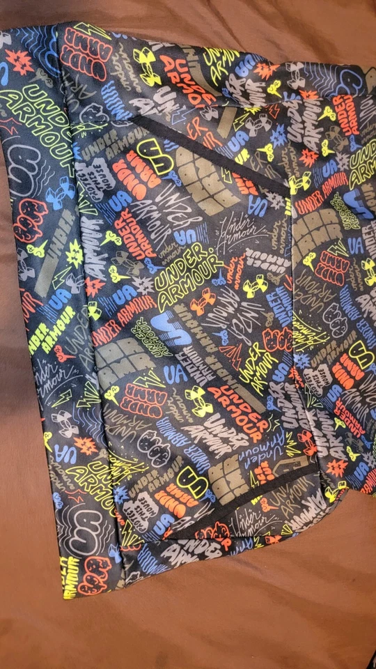 Youth XL UNDER ARMOUR PULLOVER HOODIE-- - Image 4 of 4