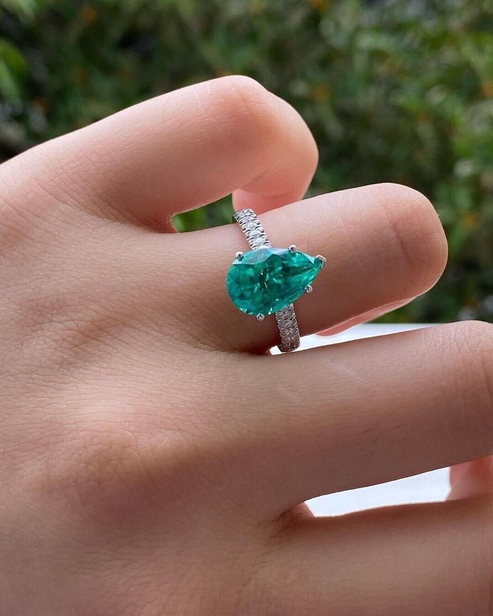2.75 Ct Pear Cut Simulated Green Emerald Wedding Ring In 14k