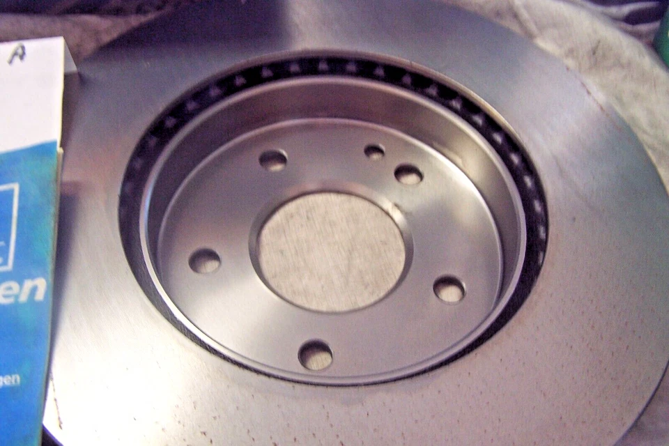 PAR DE ROTORES DE FRENO DELANTEROS MERCEDES BENZ (2) 2024210912*C220 C230 C280 1994-97 Foto 2 de 3