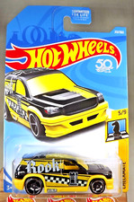 2018 Hot Wheels #212 Checkmate-Rook 5/9 FANDANGO Black-Yellow w/Black OH5 Spokes