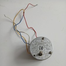 Moteur à engrenages Crouzet. Type 820.15 , 240v , 10 tr/min pour MECCANO etc