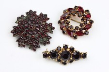 antike brosche granat und schmuckstein