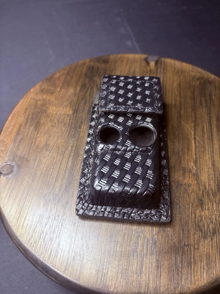 Funda de cuero Olympus Puma 4 negra con canasta tejida de cuero Foto 3 de 4