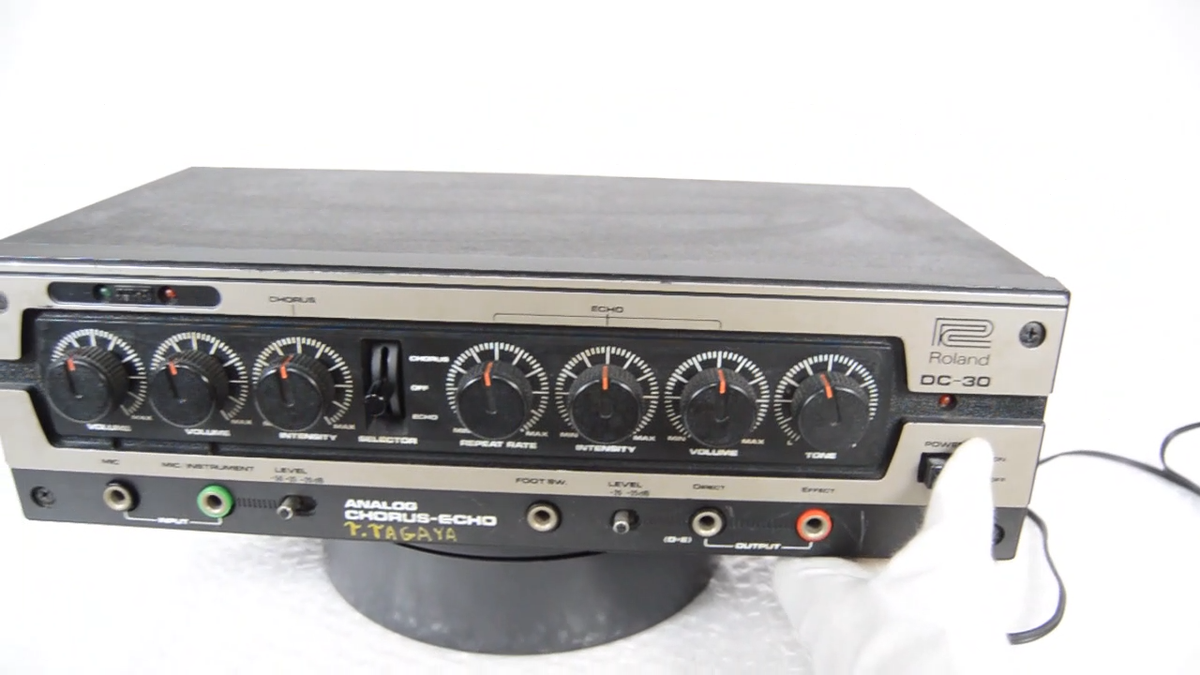 Roland DC-30 アナログコーラス・エコー Roland DC-30 Analog Chorus-Echo - What To Know & Where To Buy