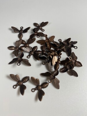Vintaj Busy Bee 13x17mm Natural Brass Element DP120 Crafting