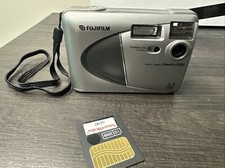 FUJIFILM FinePix 1300 - Digital Camera - 1.3 MEGA PIXELS - Untested